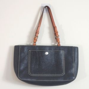 EUC Vintage Coach Pebbled Leather Bag with Zipper Closure.